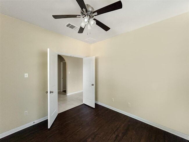 Building Photo - 512 Canadian Springs Dr
