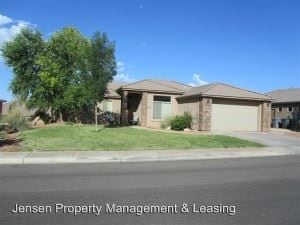 Primary Photo - 1020 S White Sands Dr