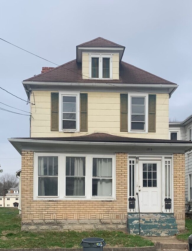 Building Photo - 1715 Park St