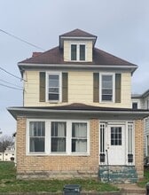 Building Photo - 1715 Park St