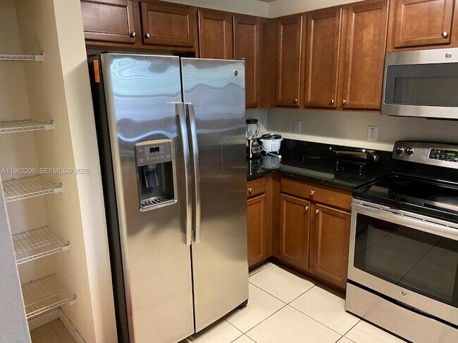 Foto del edificio - 8960 NW 97th Ave