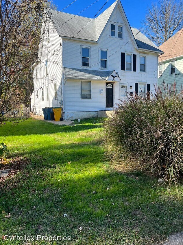 Primary Photo - 4 br, 2.5 bath House - 205 Western Ave