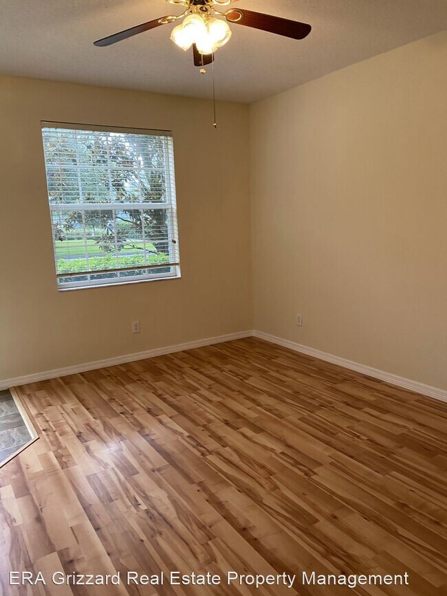 Building Photo - 3 br, 2.5 bath House - 13033 Center Square Dr