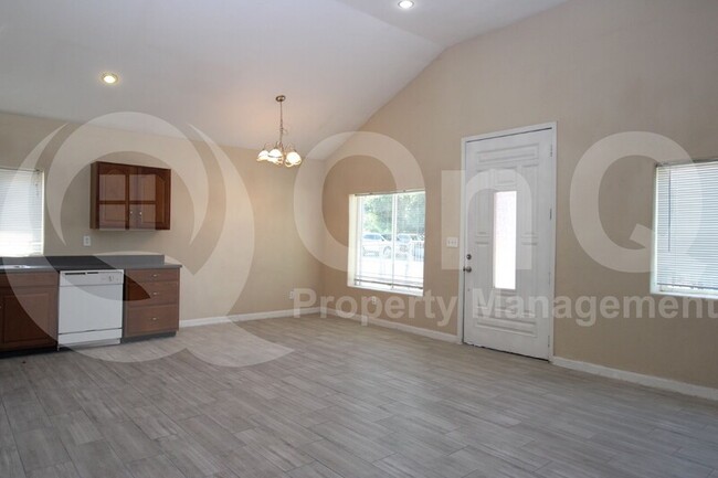 Foto del edificio - 3206 W Cypress St