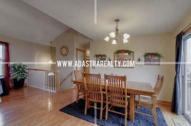 Building Photo - Beautiful 4 Bedroom Home in Gardner-Availa...