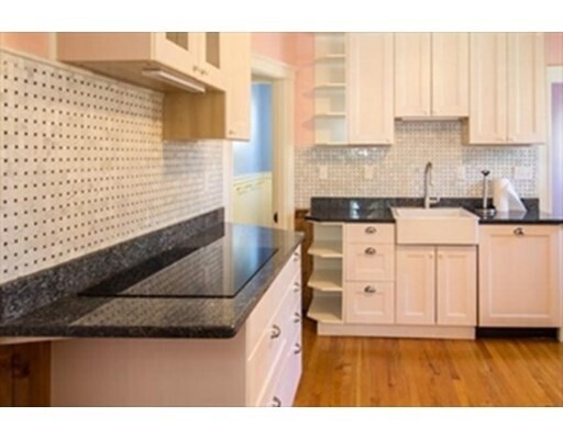 Building Photo - 28 Avalon Rd