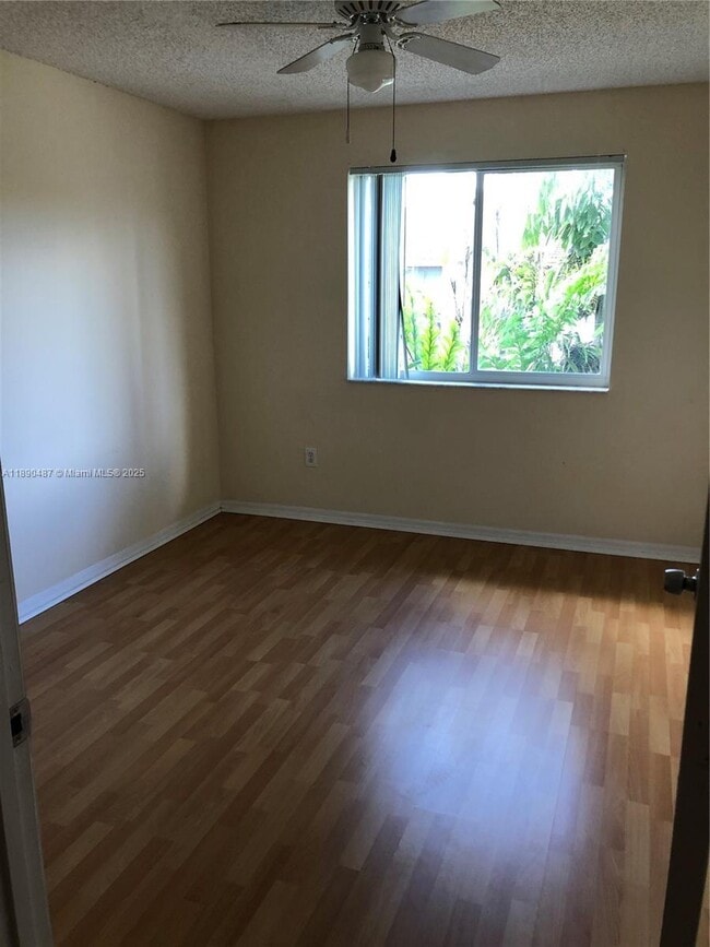 Building Photo - 2 bedroom in Hollywood FL 33021