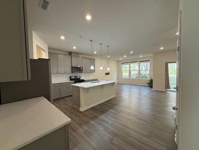 Building Photo - 1216 Grenshaw Dr