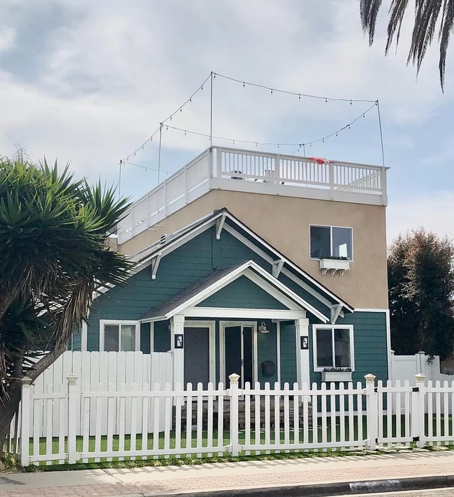 Building Photo - 215 Evergreen Ave