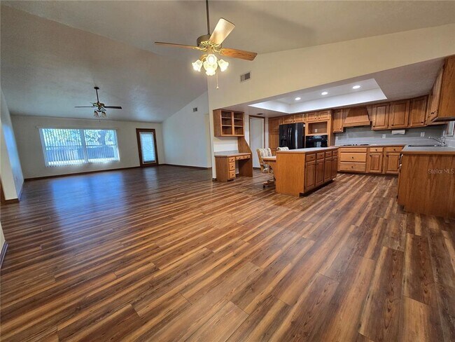 Foto del edificio - 2991 Biron Rd