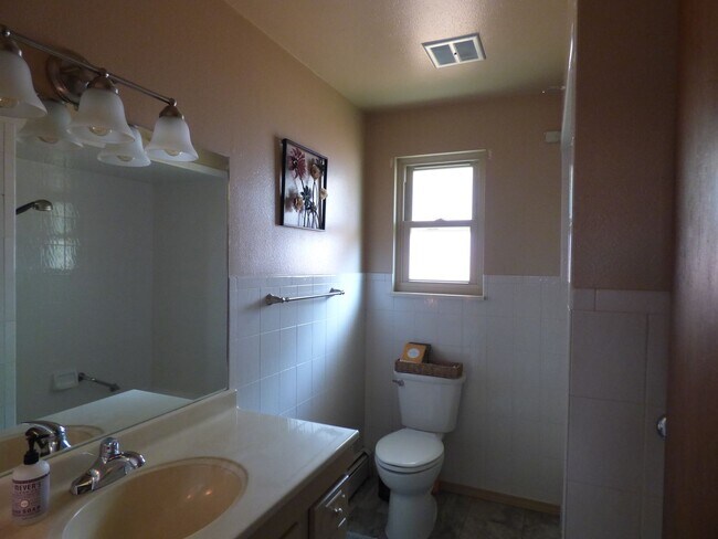 Foto del edificio - Beautiful Home in Longmont Estates
