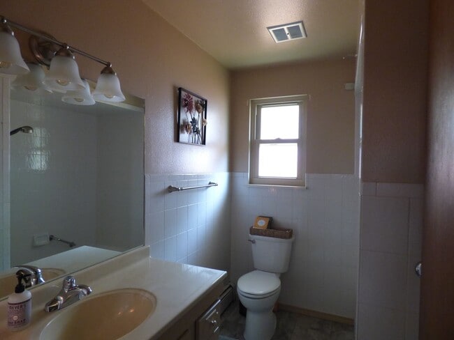 Beautiful Home in Longmont Estates - Beautiful Home in Longmont Estates