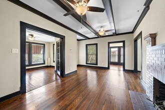 Building Photo - 811 Sul Ross St