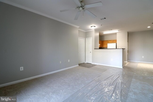 Foto del edificio - 5117 Travis Edward Way