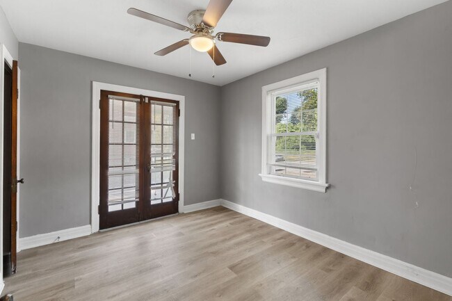 Building Photo - 10050 Diamond Dr