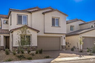 Building Photo - 4445 Panoramic View Ave