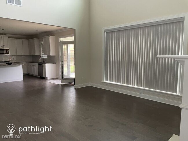 Building Photo - 4 br, 3.5 bath House - 1990 Woodmont Drive...