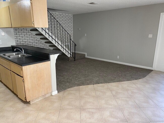 Building Photo - 2308 Lemontree Way