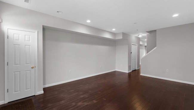 Main Level - 139 W Hamburg St