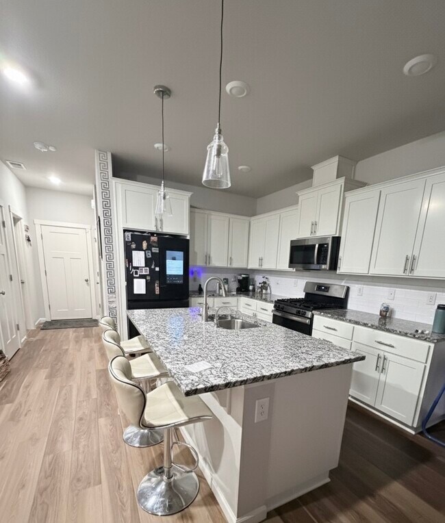 Cocina - 8143 SE Leafhopper St