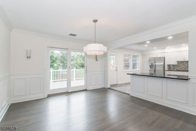 Building Photo - 56 Woodmont Rd