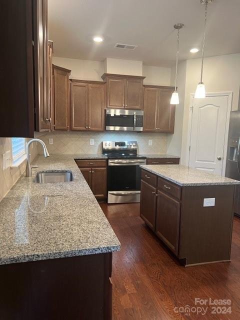 Foto del edificio - 16731 Cozy Cove Rd