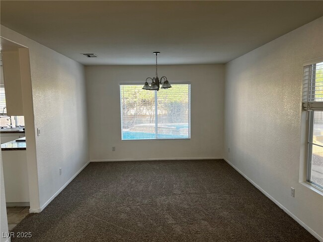 Foto del edificio - 8751 Quintane Ln