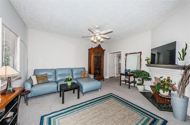 Foto del edificio - 833 1st St NE