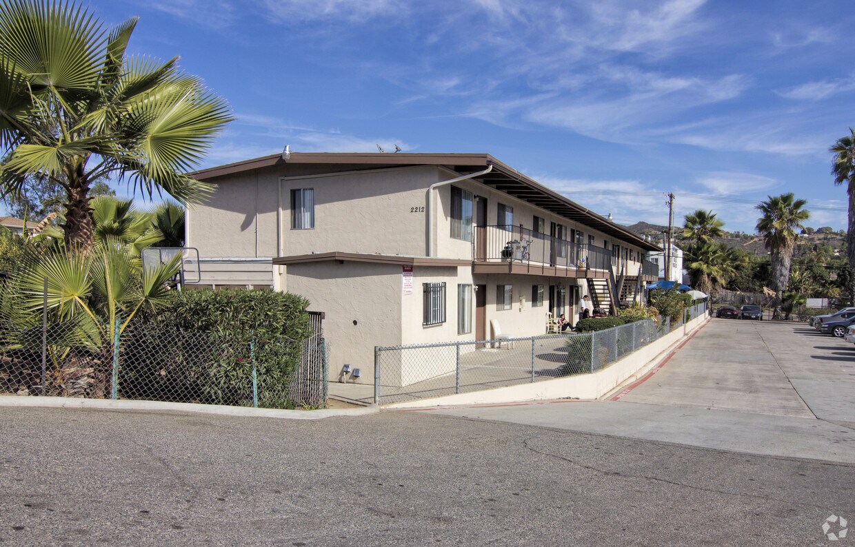 Foto principal - 2212 Primrose Ave