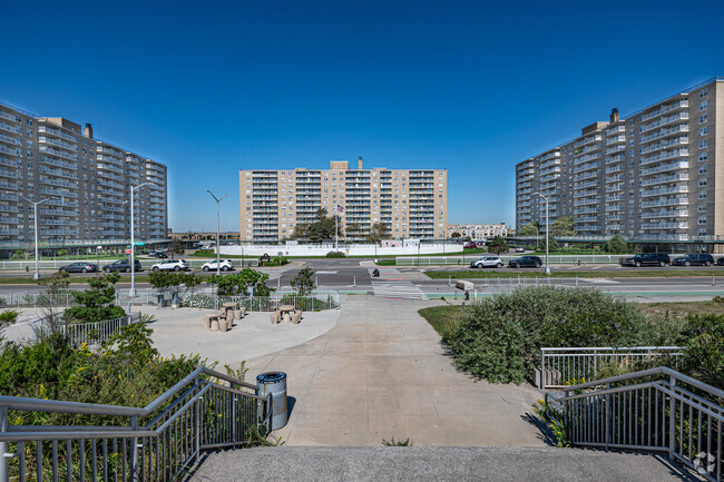 Foto del edificio - Dayton Towers West III