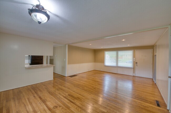 Building Photo - 808 NW 61st Terrace