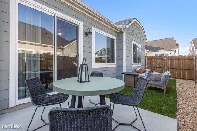 Building Photo - 2 br, 2 bath House - 16048 Lago St WD incl...