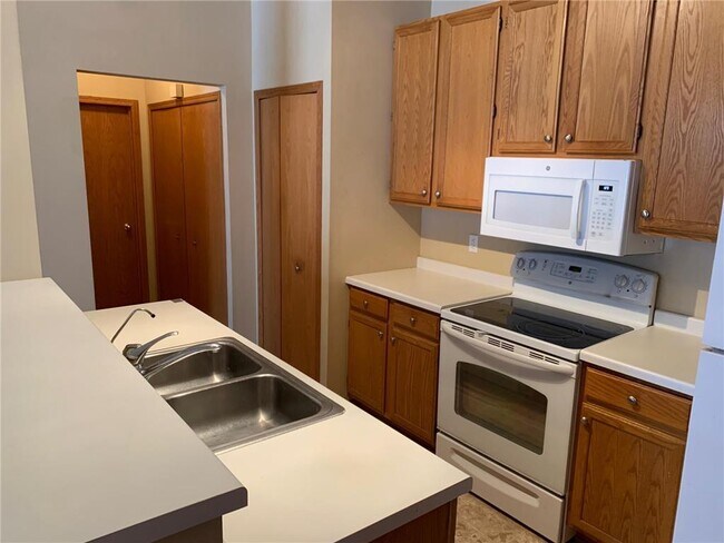 Building Photo - 8463 Kimball Dr