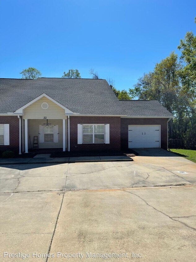 3 br, 2 bath House 22 Breckenridge Court House Rental in Enterprise