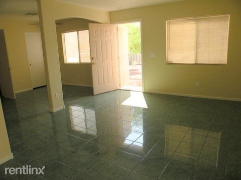 Foto del edificio - 3303 Dragon Fly St