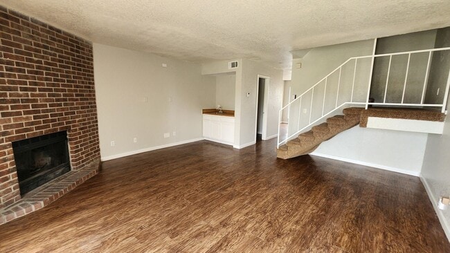 Building Photo - Norman Duplex