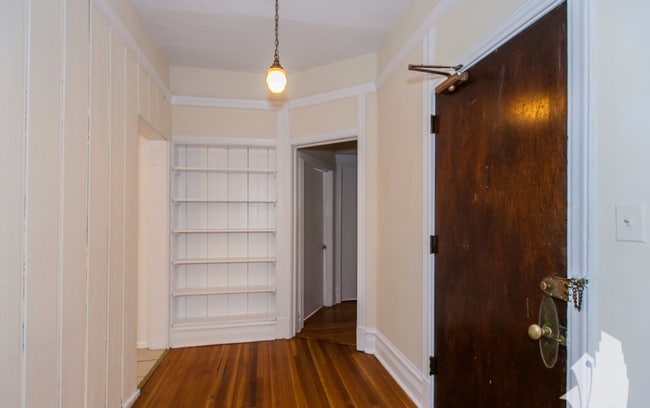 Building Photo - 1220 N Dearborn St