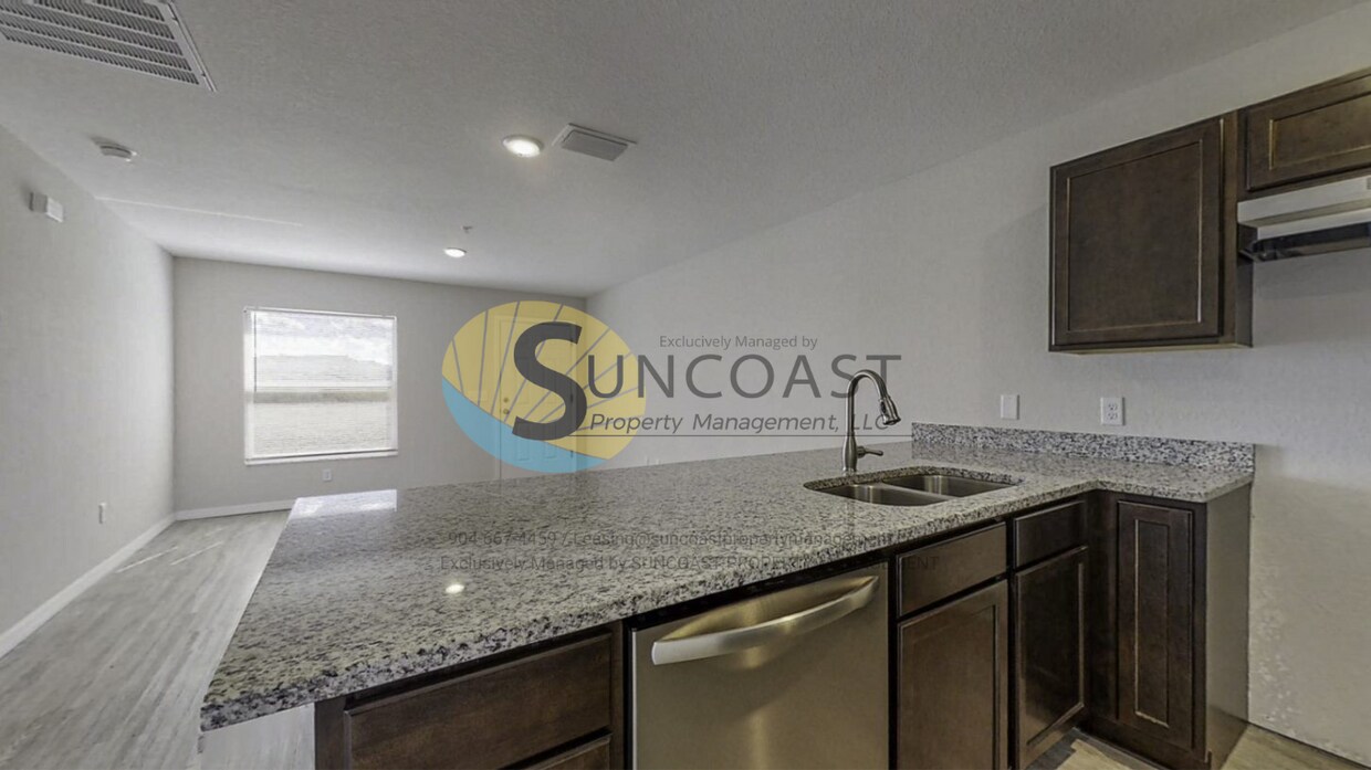 Primary Photo - 2 beds / 2 Baths Available now!