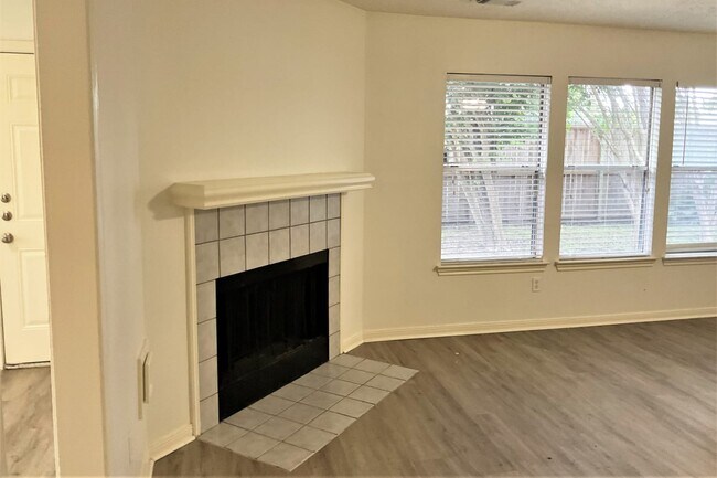Building Photo - 2726 Kimball Pl