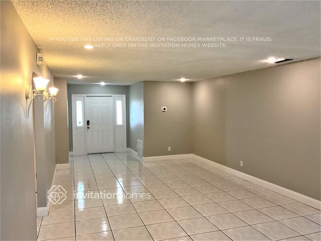 Building Photo - 11600 NW 27th Ct