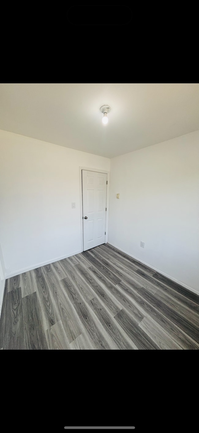 Foto del edificio - 1165 McBride Ave