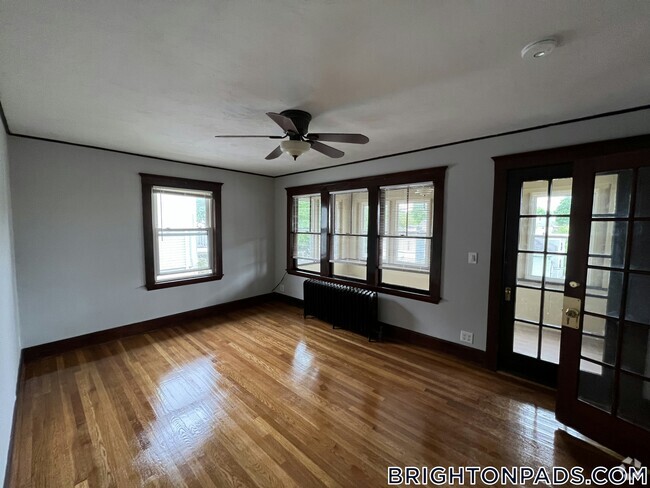 Building Photo - 72 Nonantum St