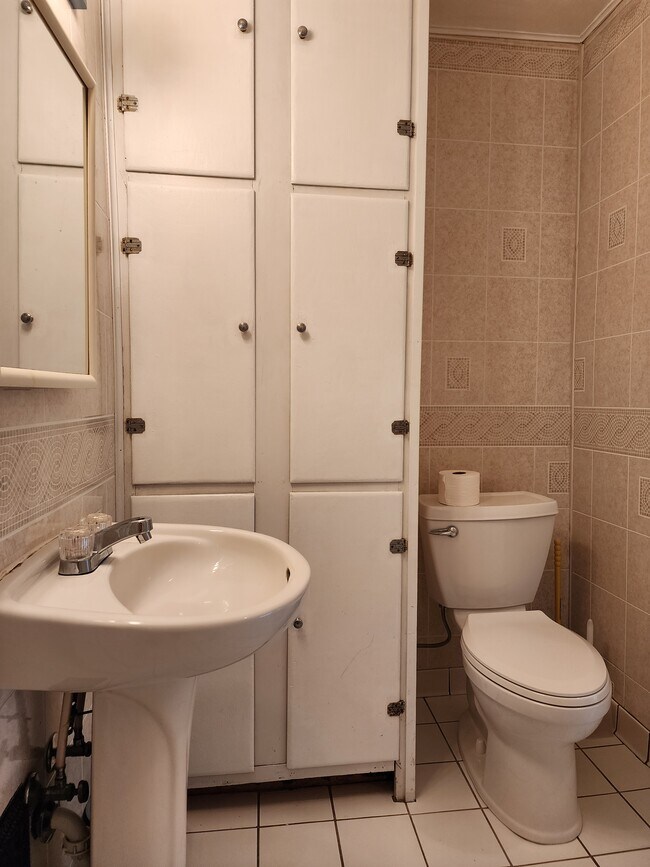 218 S Harvey St Unit 3, Plymouth, MI 48170 Apartments in Plymouth, MI