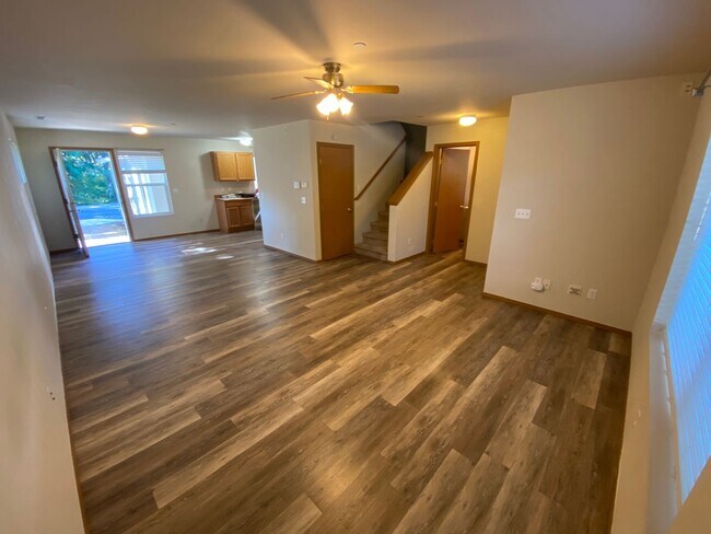 Foto del edificio - DuPont 3 bedroom home
