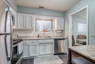 Building Photo - 5601 W 58th St