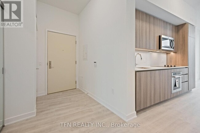 Building Photo - 15 Richardson St