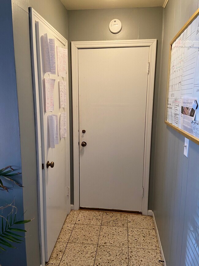 entrada del garaje - 1816 W Arrowhead Plz