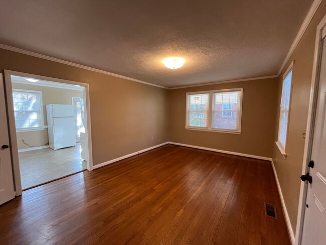 Foto del edificio - Charming Brick House off Fort Avenue