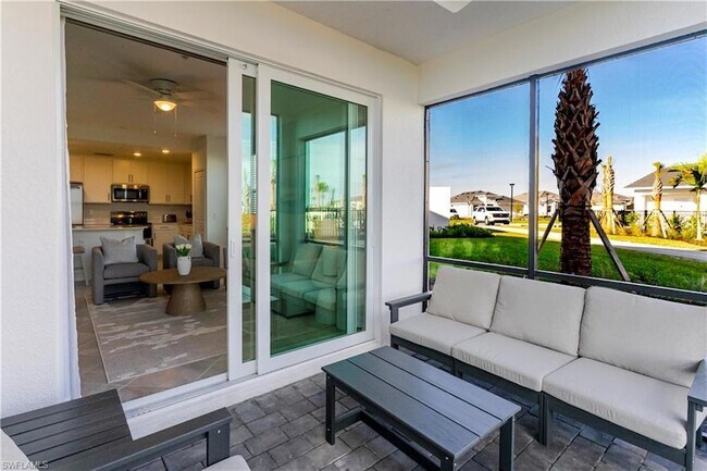 Foto del edificio - 15345 Green Acres Avenue Unit 2111