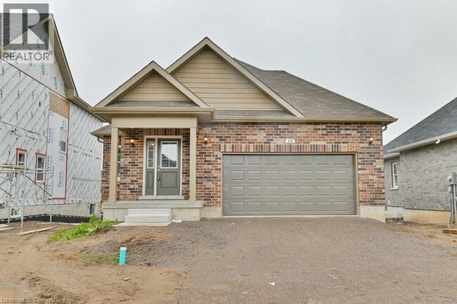 Building Photo - 18 Braeburn St